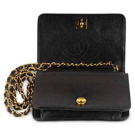 vintage Chanel wallet on chain